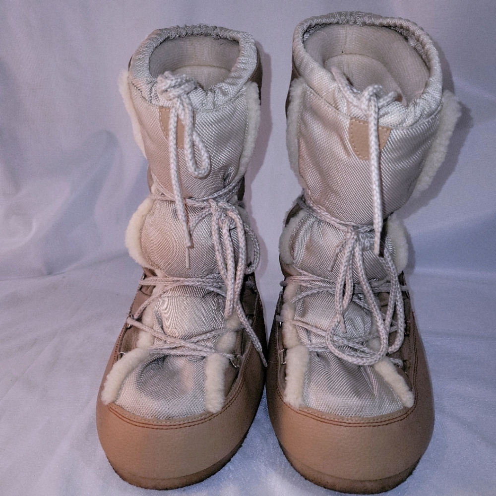 Moon Boots